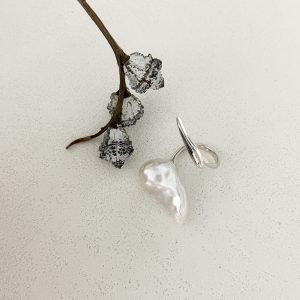 Artistic Baroque Pearl Ring Unique Stylish Finger Accessory